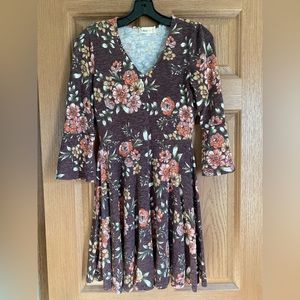 Altar’d State bell-sleeved floral dress. Size S.